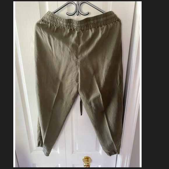 Women's Capri - Picture 3 of 3